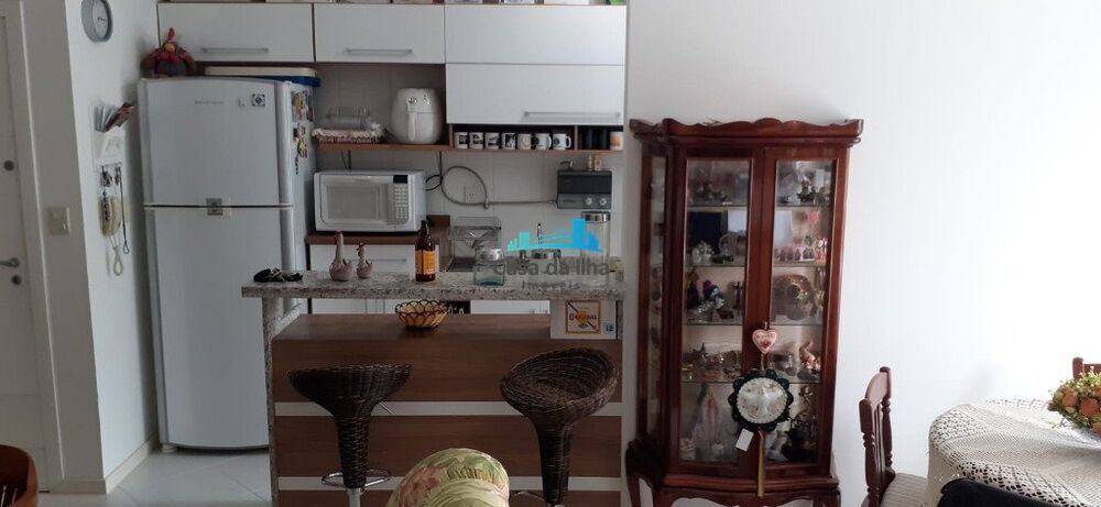 Apartamento à venda com 2 quartos, 74m² - Foto 2