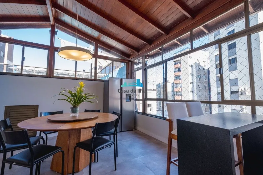 Cobertura, 3 quartos, 221 m² - Foto 4
