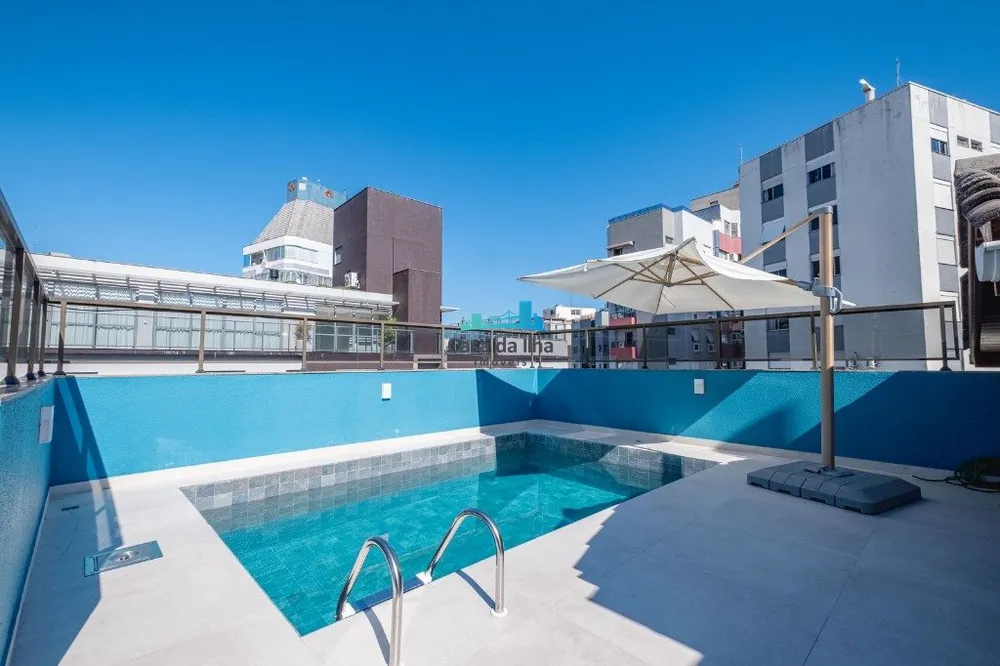 Cobertura, 3 quartos, 221 m² - Foto 1