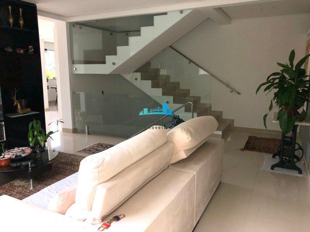 Casa, 4 quartos, 290 m² - Foto 1