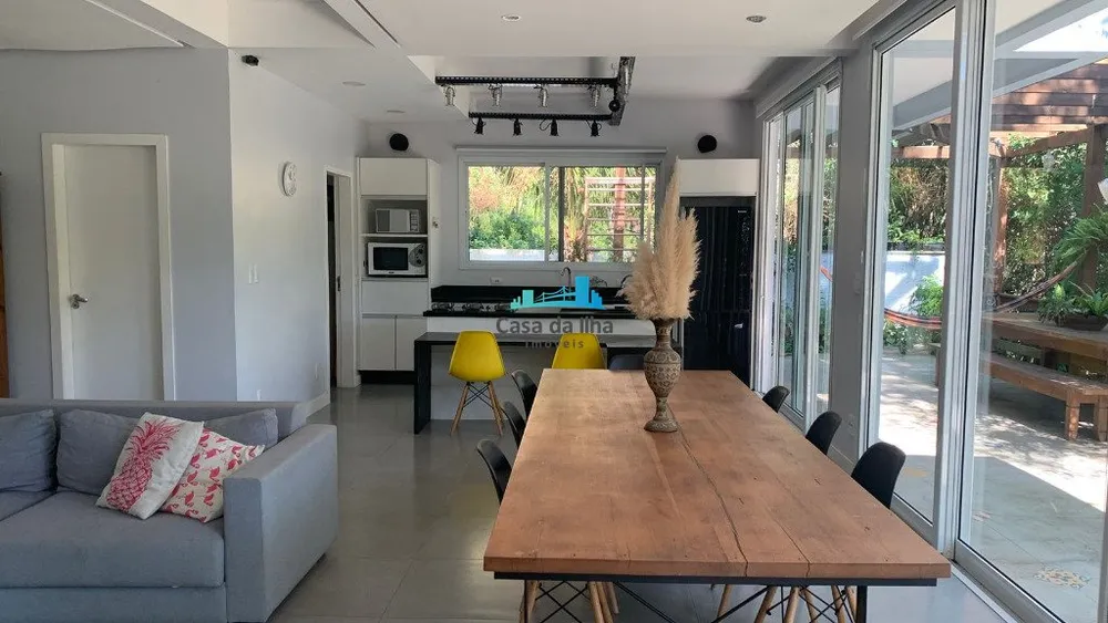 Casa, 2 quartos, 180 m² - Foto 1