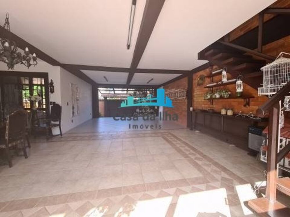 Casa à venda com 5 quartos, 550m² - Foto 2