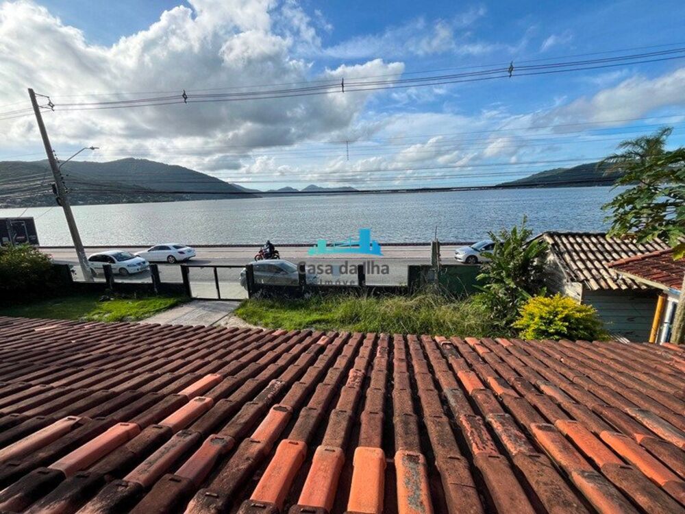 Casa, 4 quartos, 241 m² - Foto 1