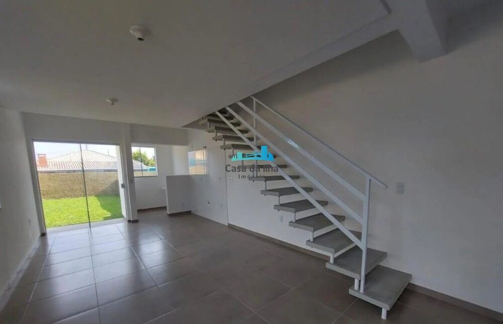 Casa à venda com 2 quartos, 92m² - Foto 1