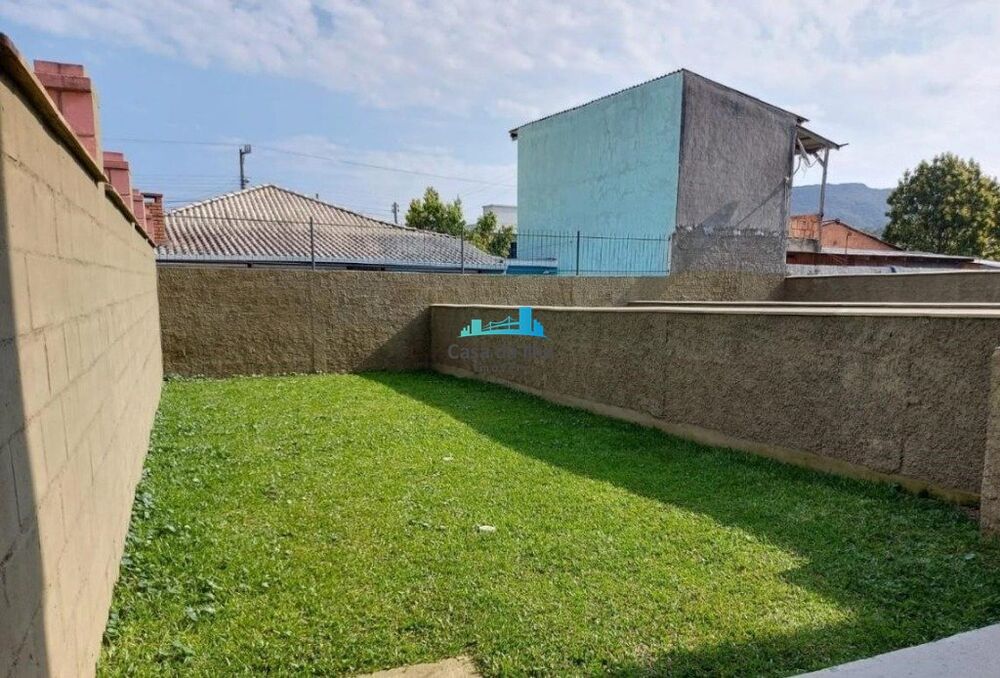 Casa à venda com 2 quartos, 92m² - Foto 2