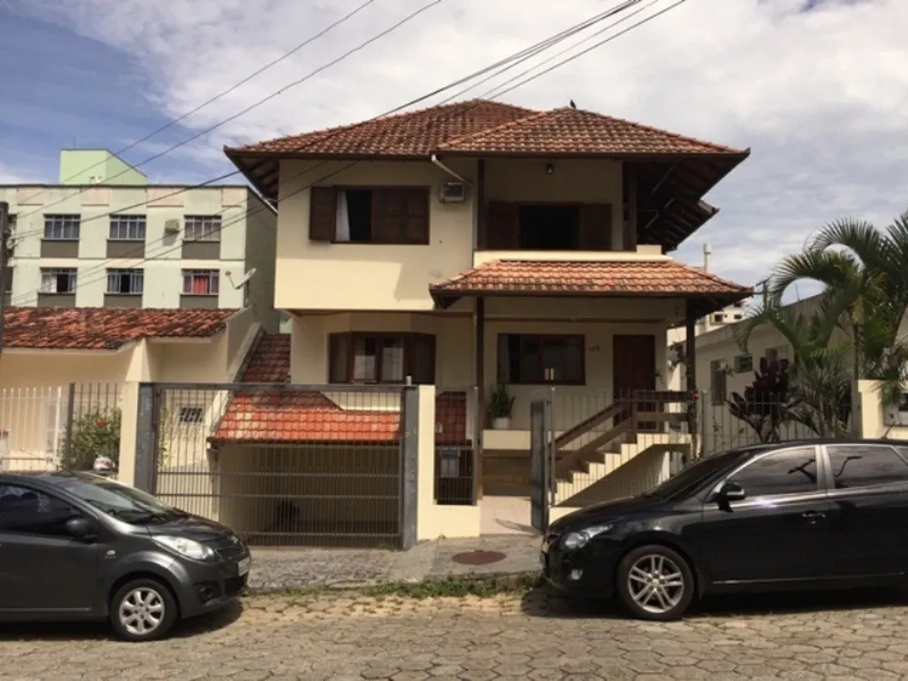 Casa, 4 quartos, 300 m² - Foto 1
