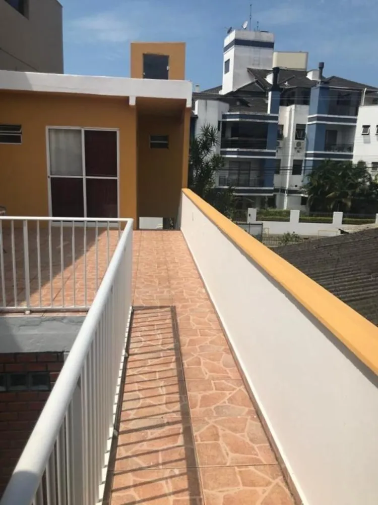 Casa, 8 quartos, 255 m² - Foto 25