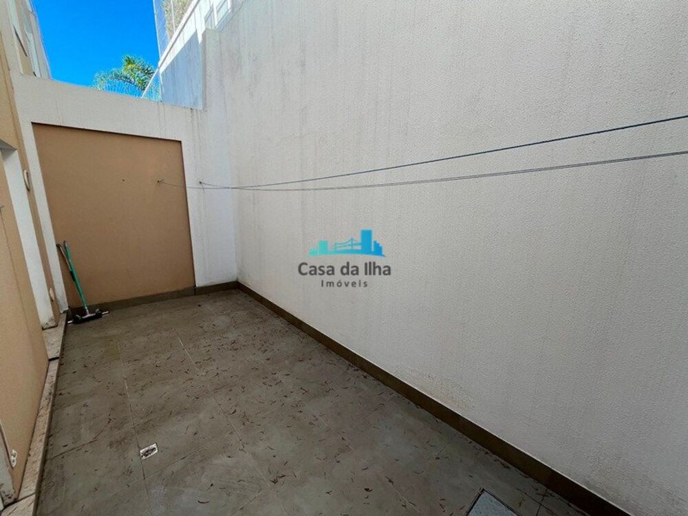 Casa de Condomínio para alugar com 4 quartos, 390m² - Foto 16