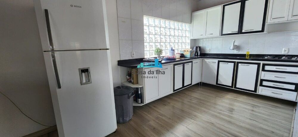 Casa à venda com 3 quartos, 360m² - Foto 9