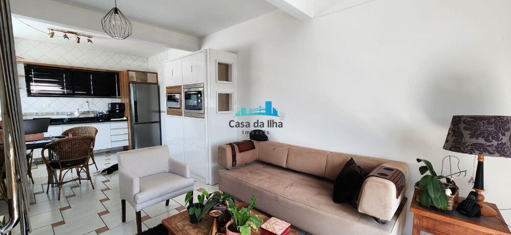 Casa à venda com 3 quartos, 360m² - Foto 4