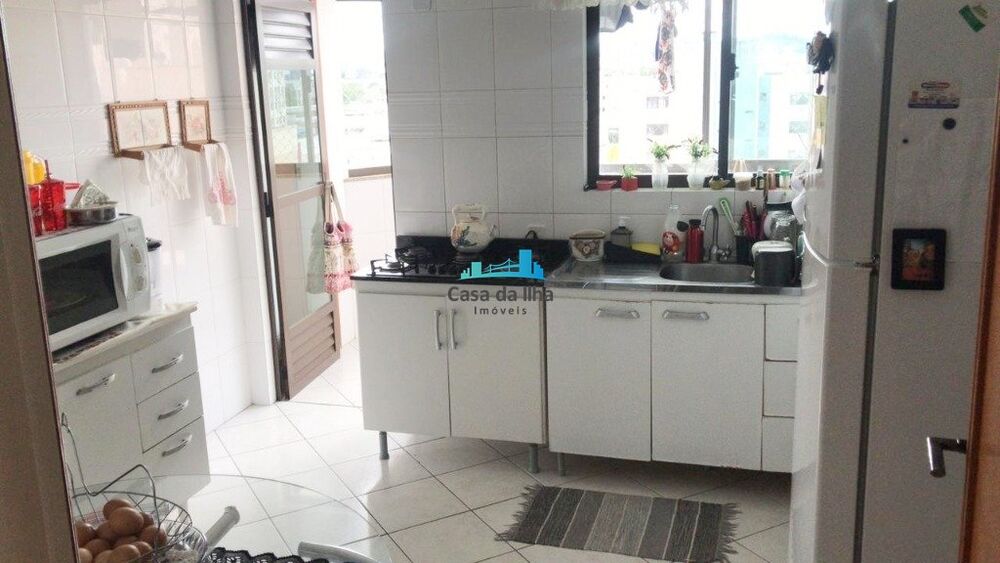 Apartamento à venda com 3 quartos, 134m² - Foto 4