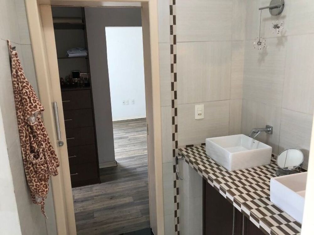 Casa à venda com 2 quartos, 120m² - Foto 8