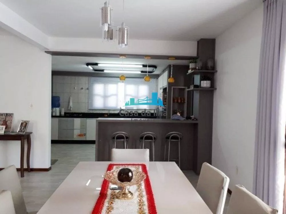 Casa à venda com 4 quartos, 303m² - Foto 3