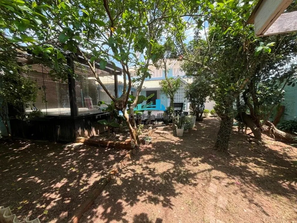 Casa, 4 quartos, 255 m² - Foto 1