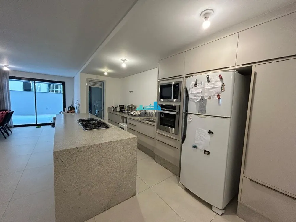 Apartamento, 3 quartos, 205 m² - Foto 2