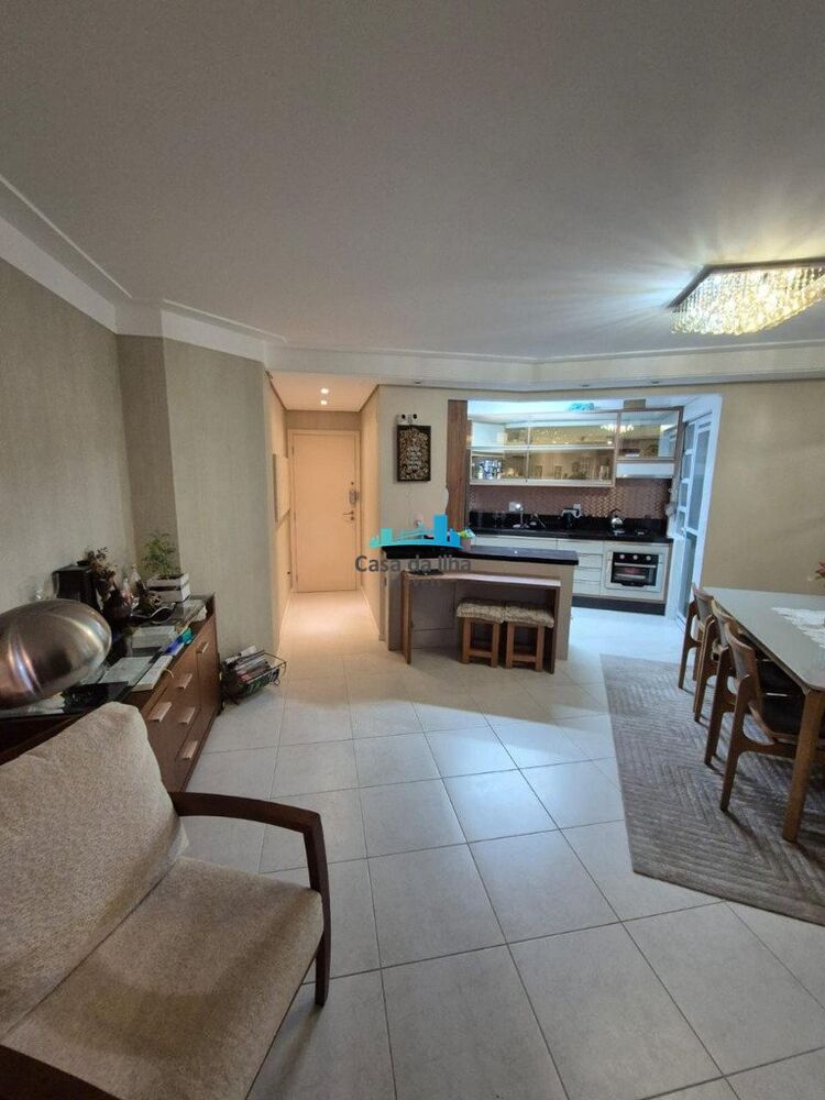 Apartamento à venda com 3 quartos, 107m² - Foto 2