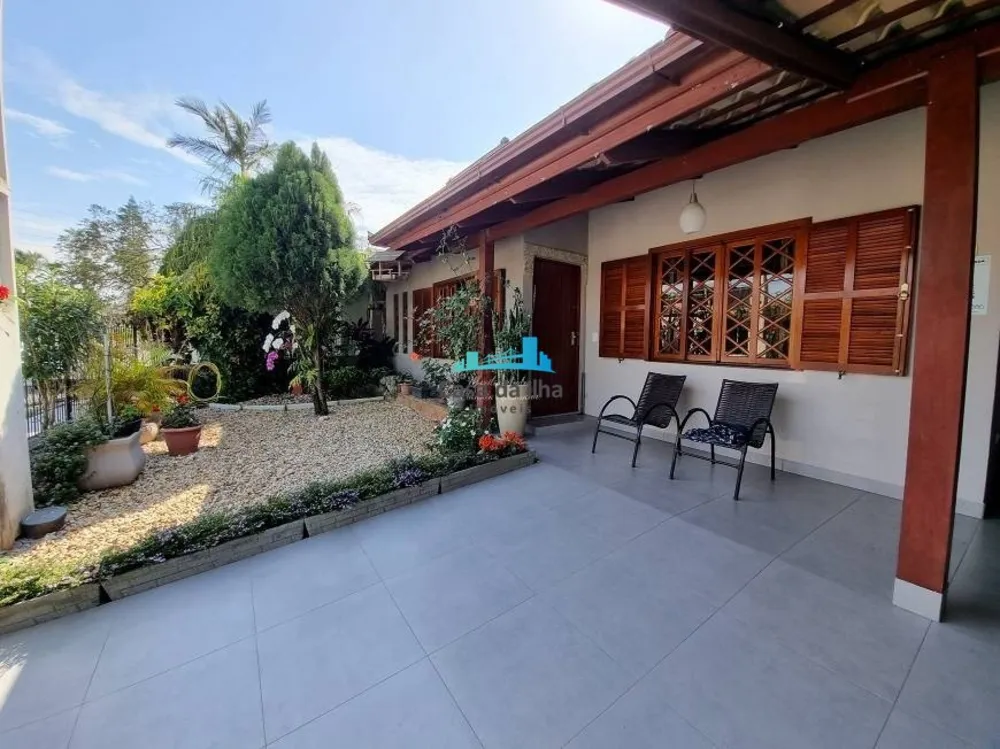 Casa, 5 quartos, 190 m² - Foto 1