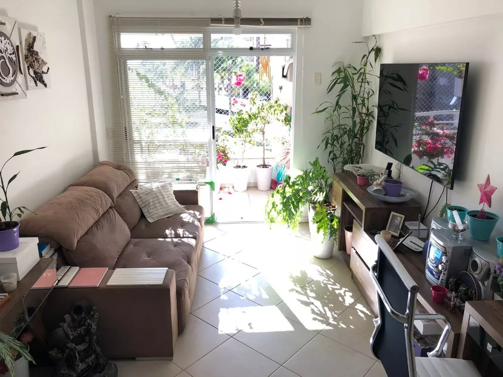 Apartamento à venda com 2 quartos, 70m² - Foto 3