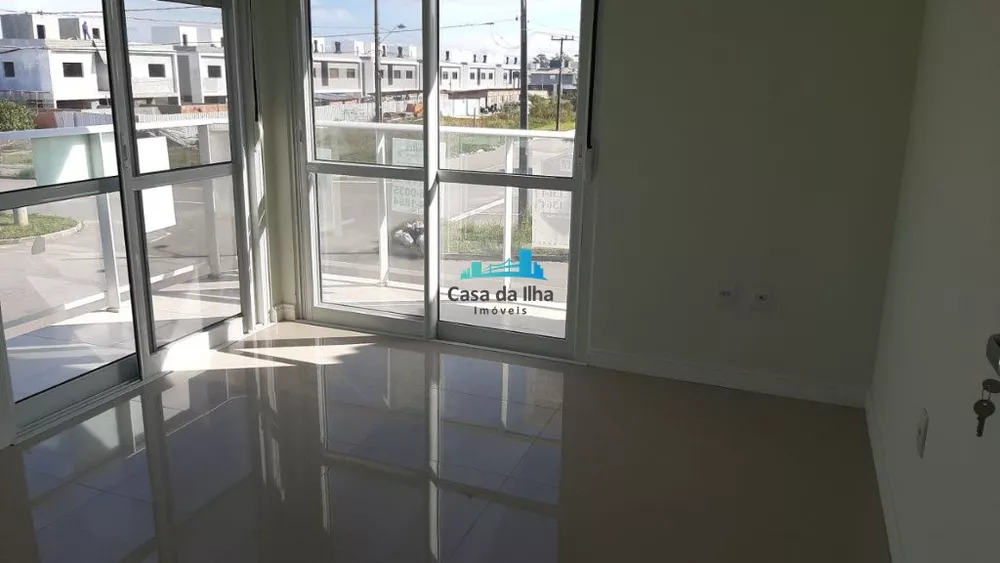 Casa à venda com 3 quartos, 130m² - Foto 2