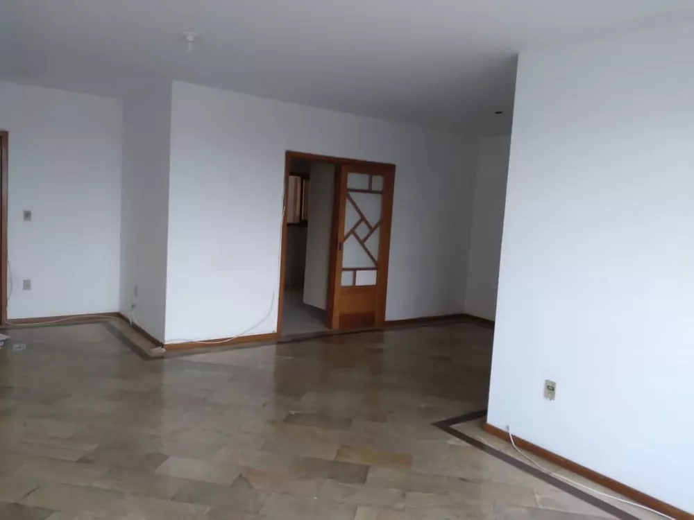 Apartamento à venda com 3 quartos, 131m² - Foto 3