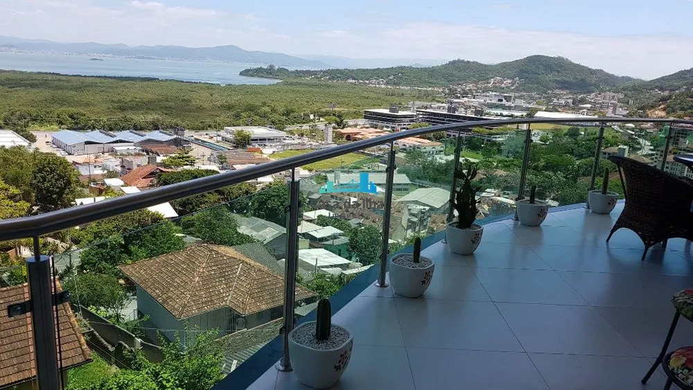 Casa, 4 quartos, 350 m² - Foto 1