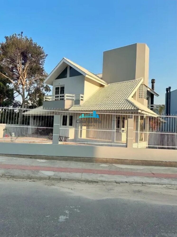Casa à venda com 4 quartos, 250m² - Foto 1