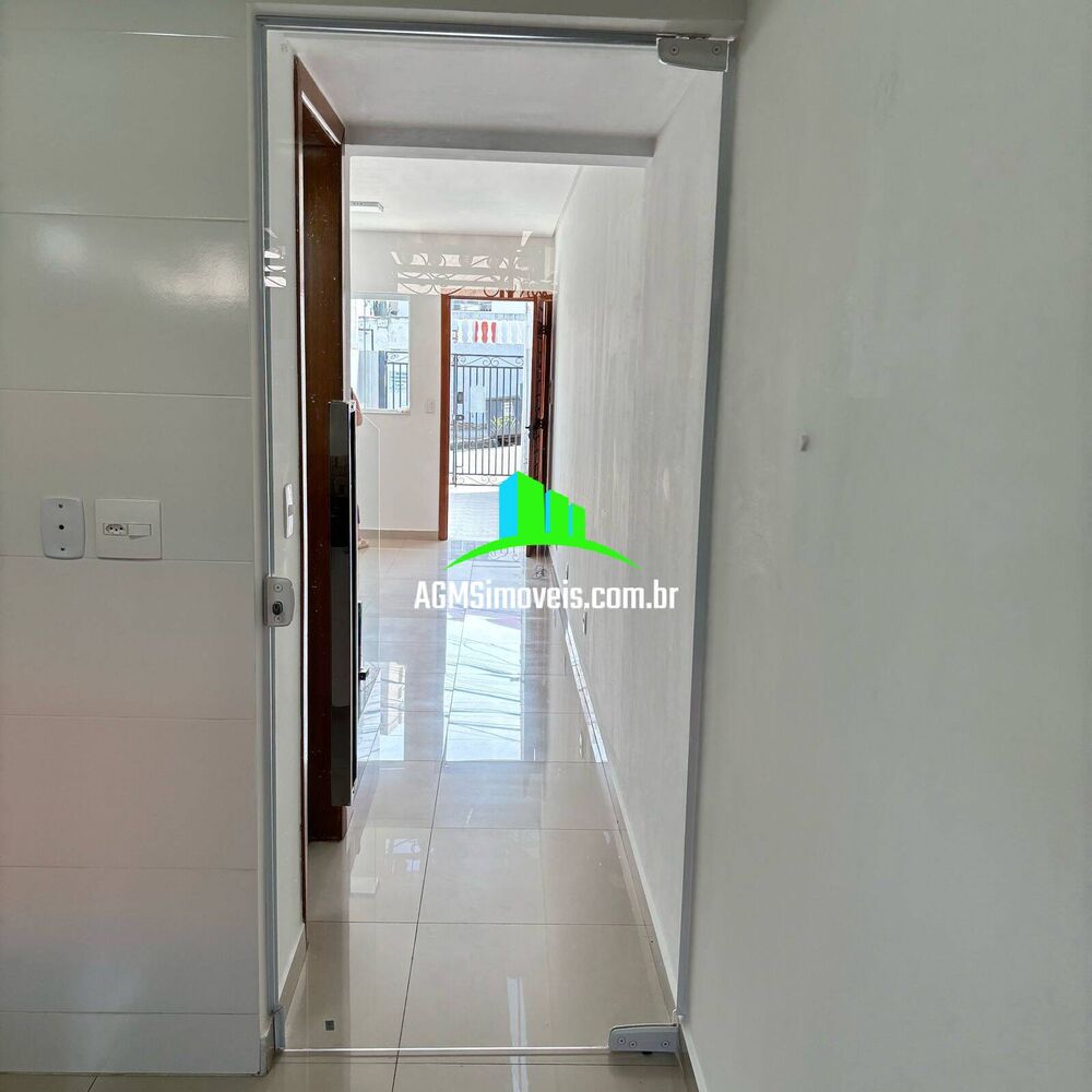 Casa à venda com 2 quartos, 70m² - Foto 3