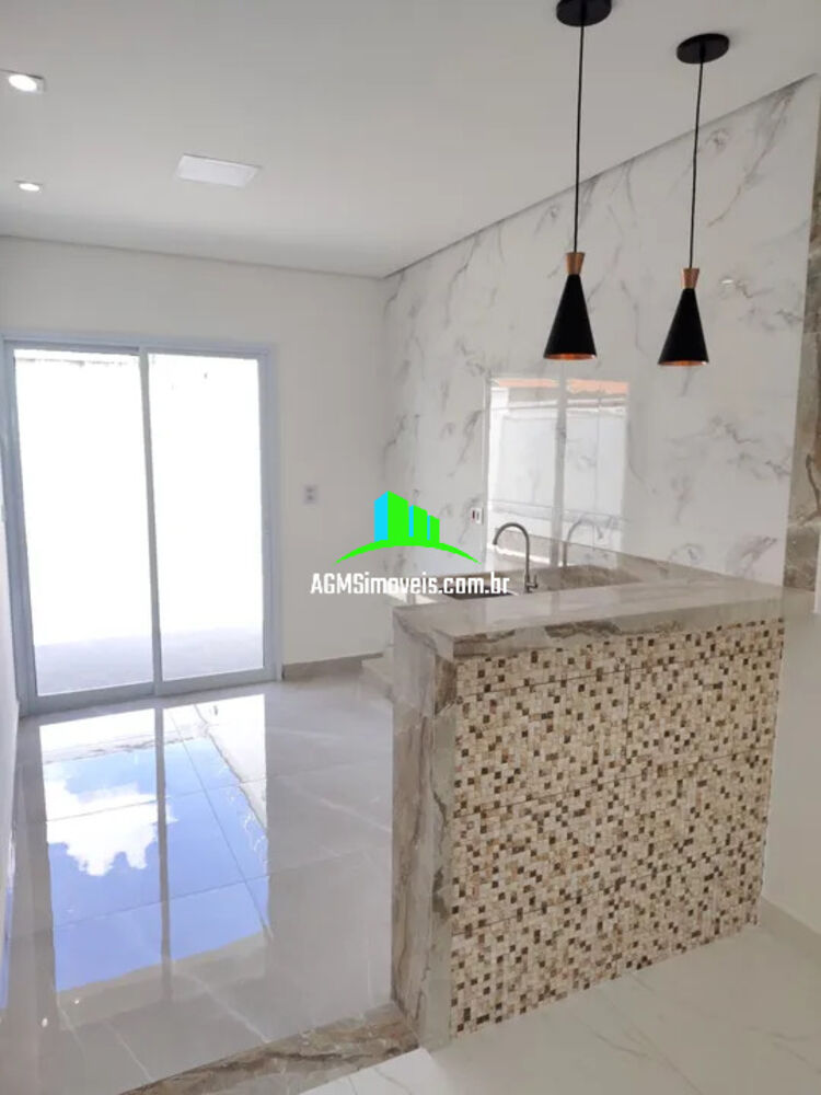 Casa à venda com 2 quartos, 84m² - Foto 1