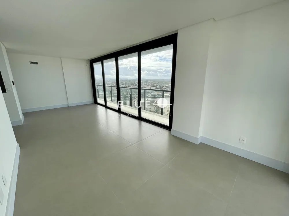 Apartamento, 3 quartos, 234 m² - Foto 2