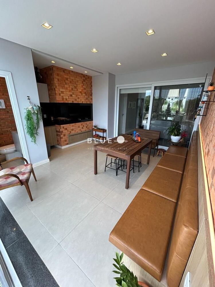 Casa de Condomínio à venda com 4 quartos, 277m² - Foto 1