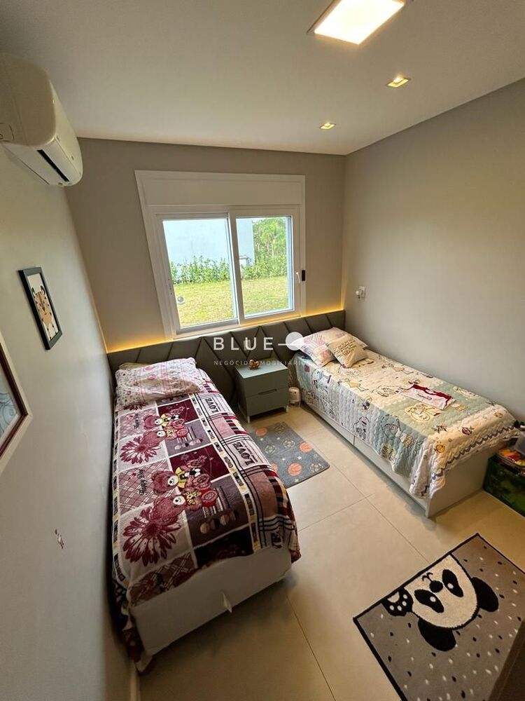 Casa de Condomínio à venda com 4 quartos, 277m² - Foto 5