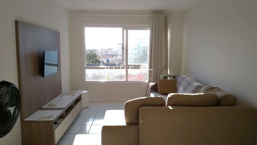 Apartamento à venda com 2 quartos, 70m² - Foto 2