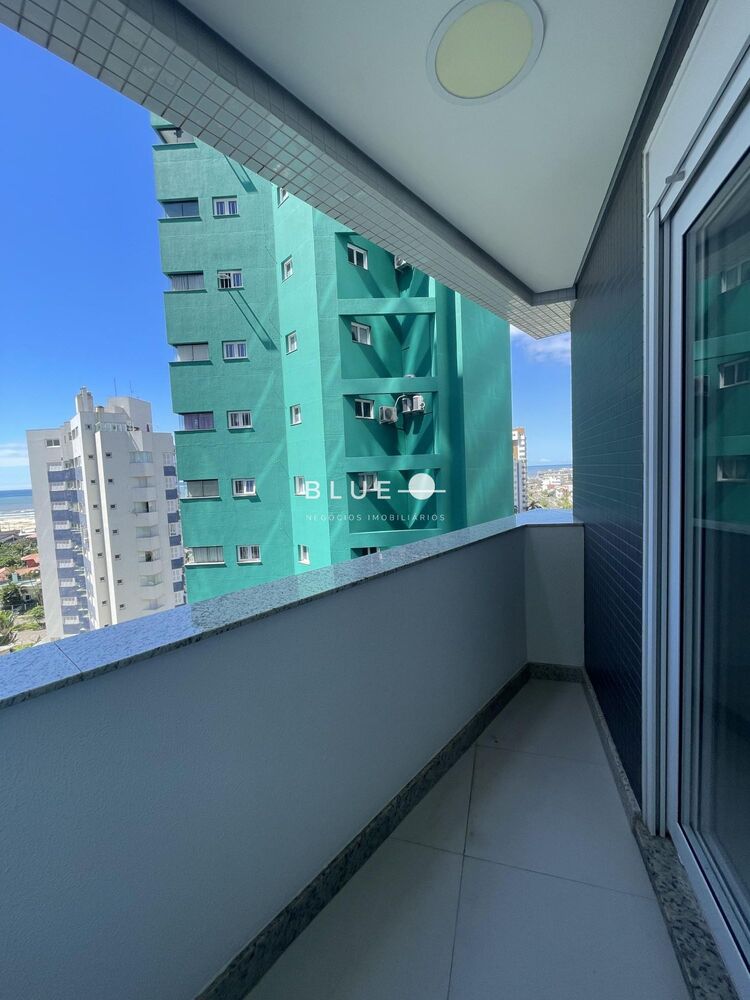 Apartamento à venda com 3 quartos, 200m² - Foto 4