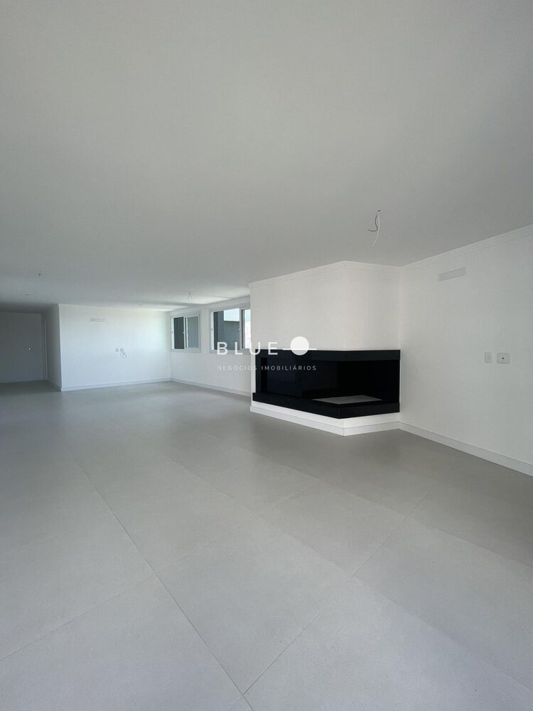 Apartamento à venda com 3 quartos, 200m² - Foto 3