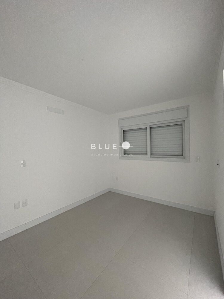 Apartamento à venda com 3 quartos, 200m² - Foto 6