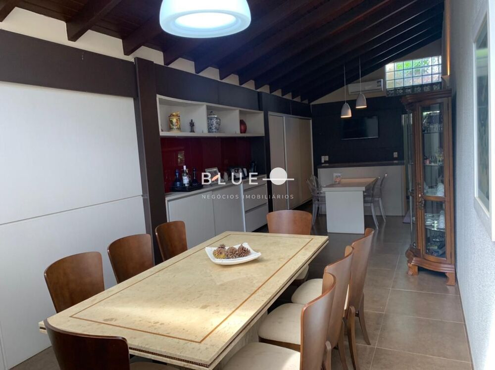 Casa, 4 quartos, 317 m² - Foto 2