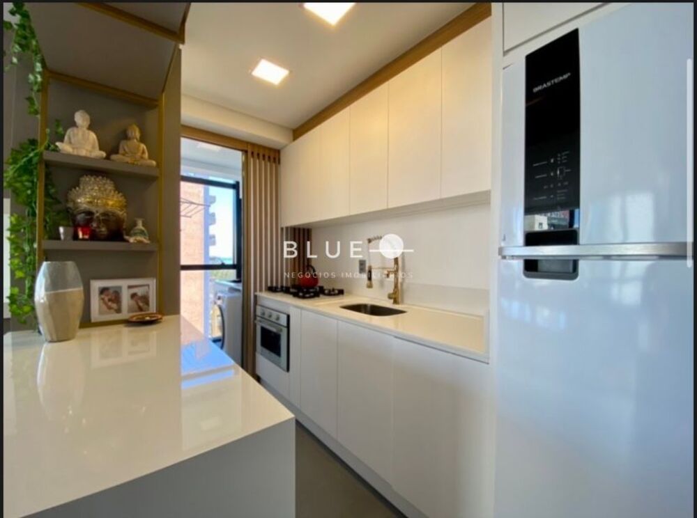 Apartamento à venda com 2 quartos, 82m² - Foto 2