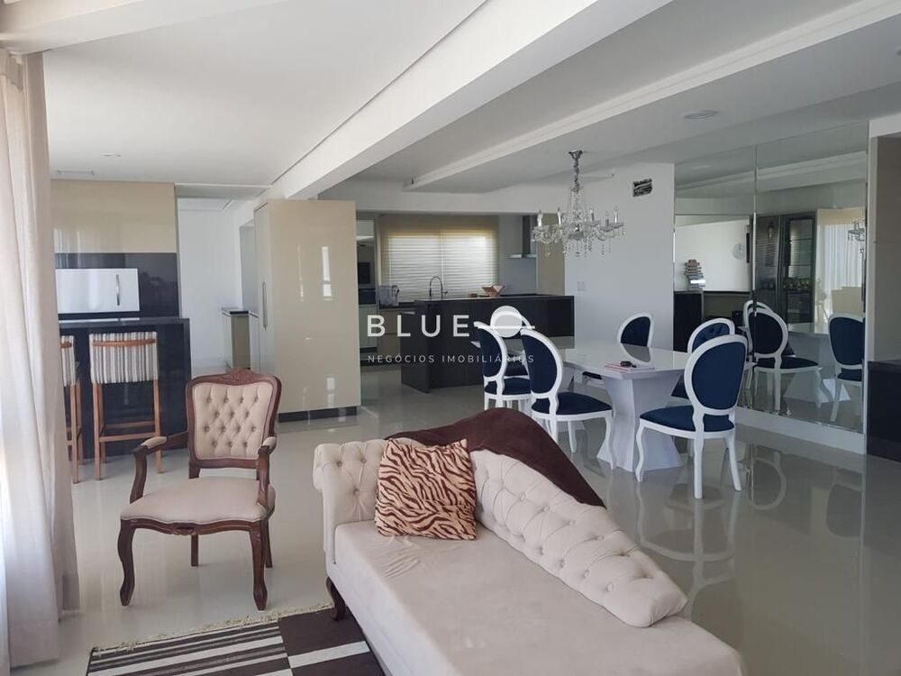 Apartamento à venda com 4 quartos, 249m² - Foto 1