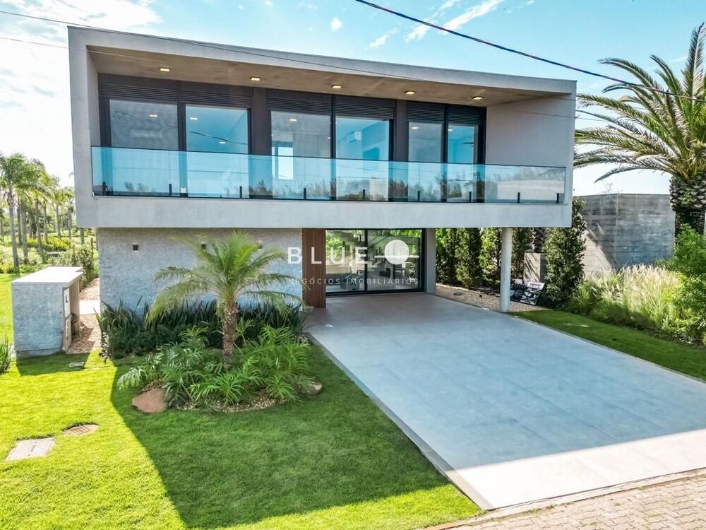 Casa de Condomínio à venda com 4 quartos, 293m² - Foto 2