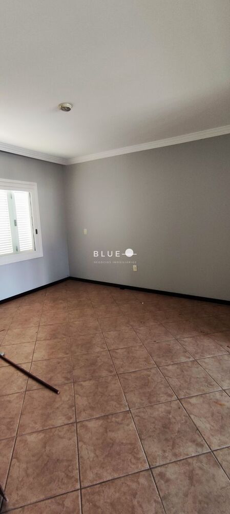 Apartamento à venda com 3 quartos, 230m² - Foto 2