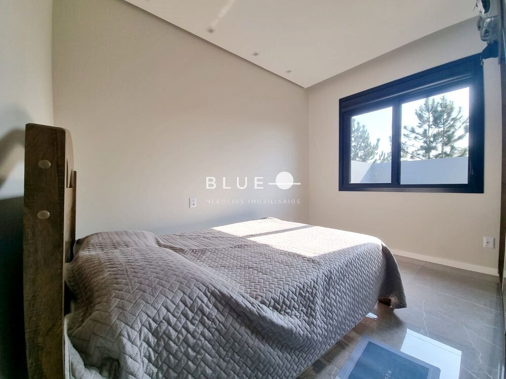 Casa à venda com 4 quartos, 141m² - Foto 4