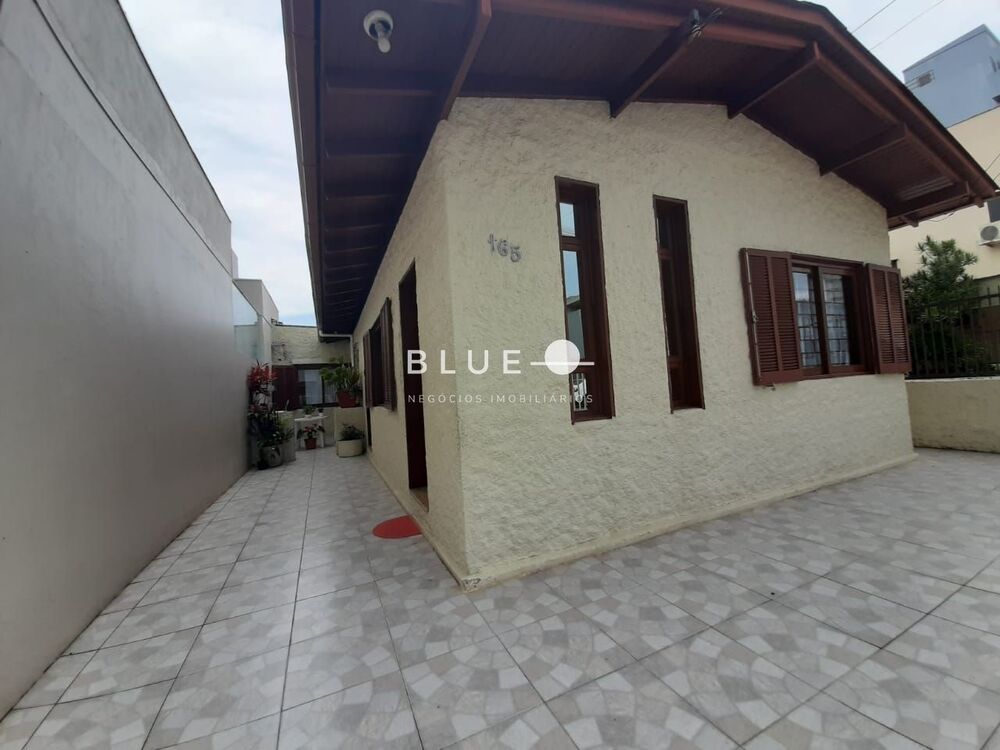 Casa, 4 quartos, 130 m² - Foto 1