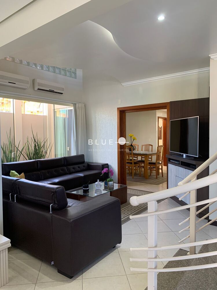 Casa, 3 quartos, 255 m² - Foto 2