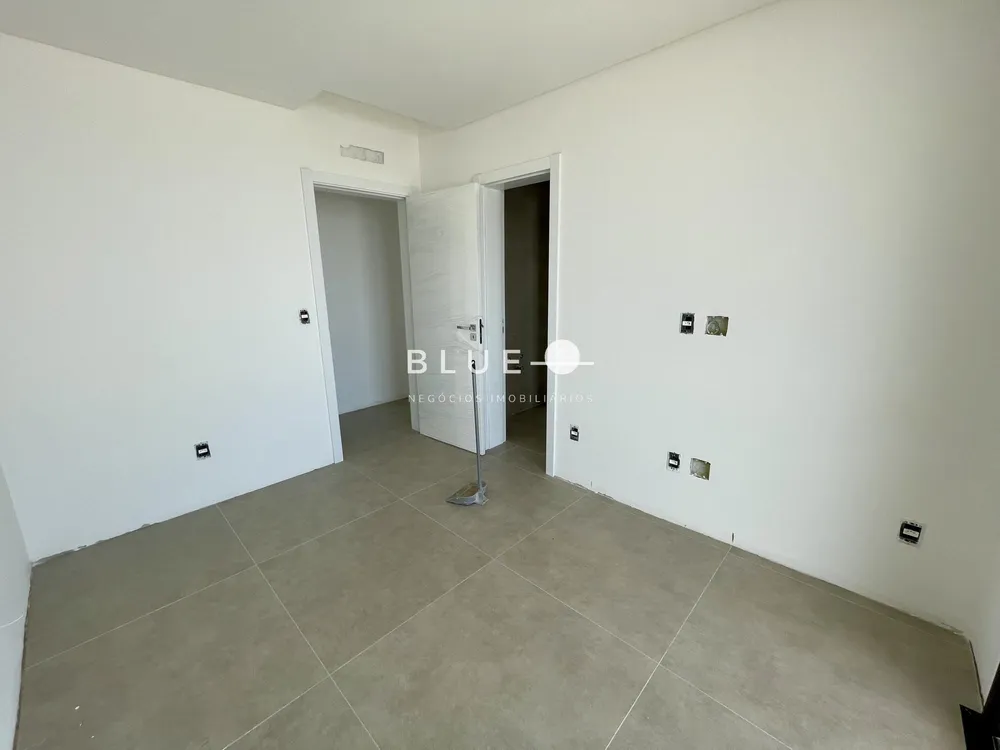 Apartamento, 3 quartos, 259 m² - Foto 2
