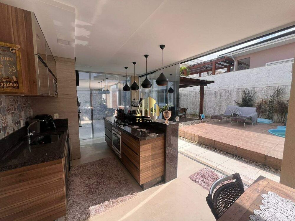 Casa à venda com 3 quartos, 348m² - Foto 7
