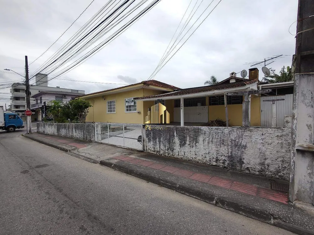 Casa, 3 quartos, 250 m² - Foto 1