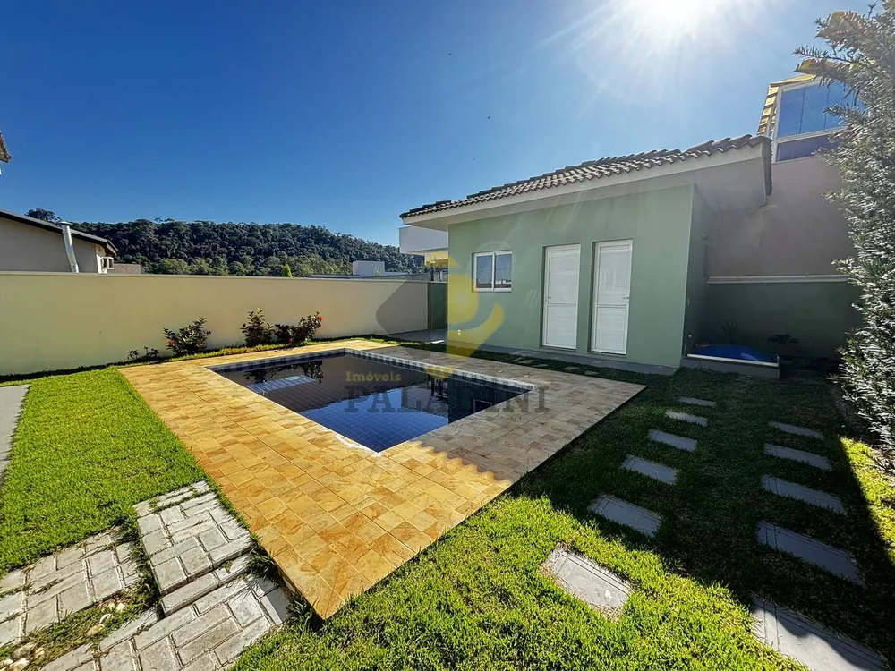 Casa, 3 quartos, 210 m² - Foto 1