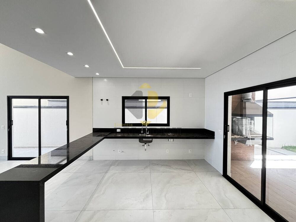 Casa à venda com 3 quartos, 150m² - Foto 2