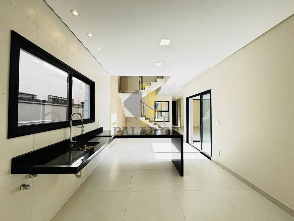 Casa, 3 quartos, 194 m² - Foto 2