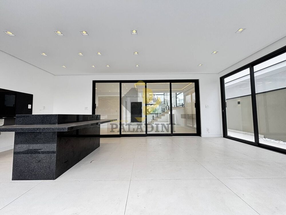 Casa à venda com 3 quartos, 260m² - Foto 6
